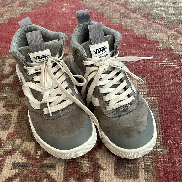 Vans ultra range high tops size 5